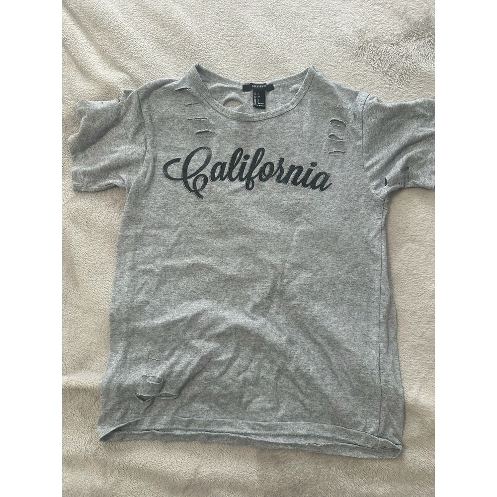 FOREVER 21 Womens California Relaxed T-shirt With Rips Sz S